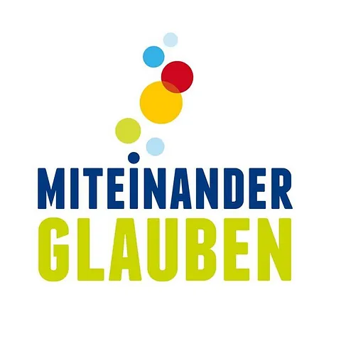 Farbige Kreise über dem Text „MITEINANDER GLAUBEN“.